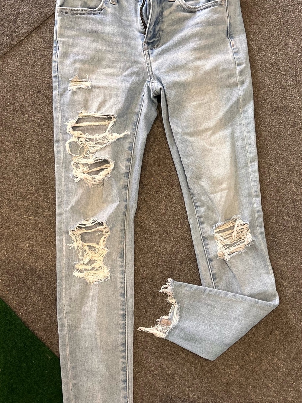 American Eagle Outfitters Light Blue Distressed Skinny Jeans